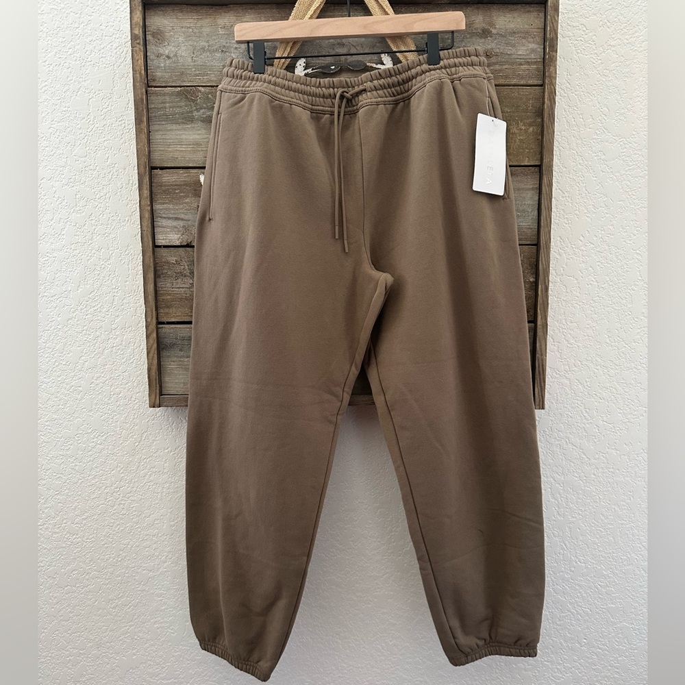 Athleta Easy Fleece Jogger in Brown ladies size Largeโ NWT